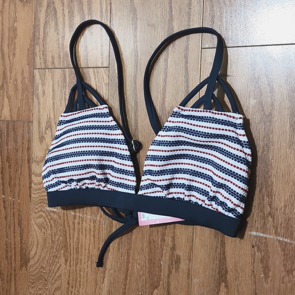 Bikini‎ top